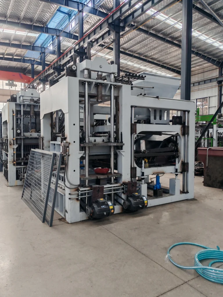 QT10-15 Cement Brick Making Machine
